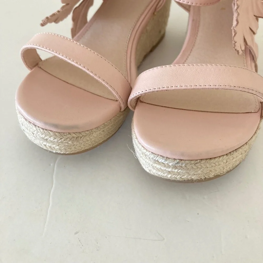 NWOT Anthropologie Cecelia Kids Lilly Flower Pink Leather Sandals Sz 2